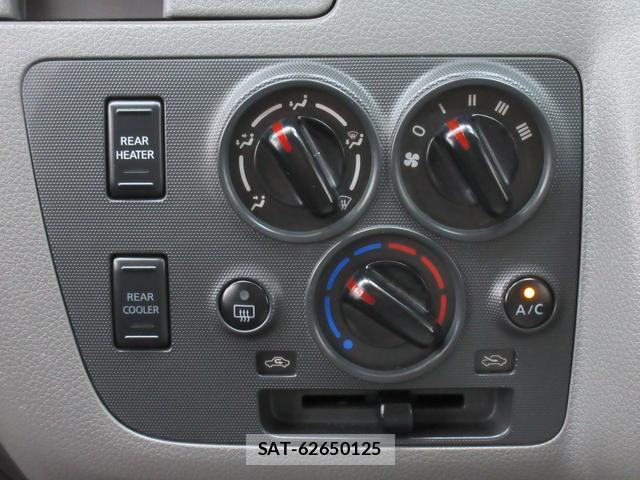 Nissan NV350 Caravan 2020-10 8277194-16
