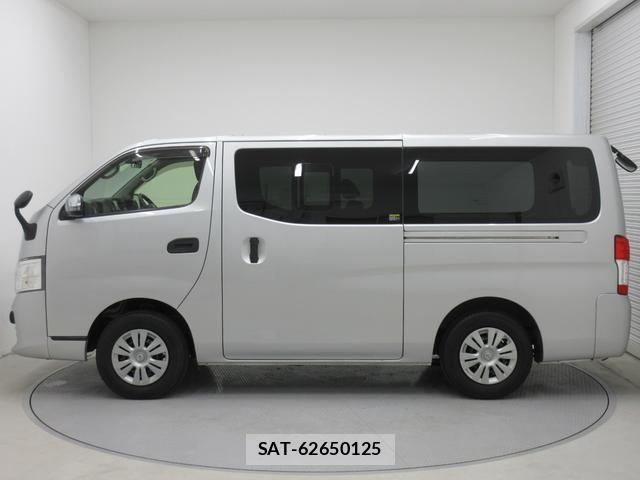 Nissan NV350 Caravan 2020-10 8277194-4