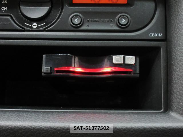 Nissan NV350 Caravan 2021-06 8277195-13