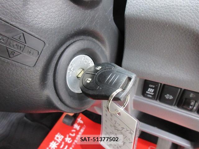 Nissan NV350 Caravan 2021-06 8277195-19