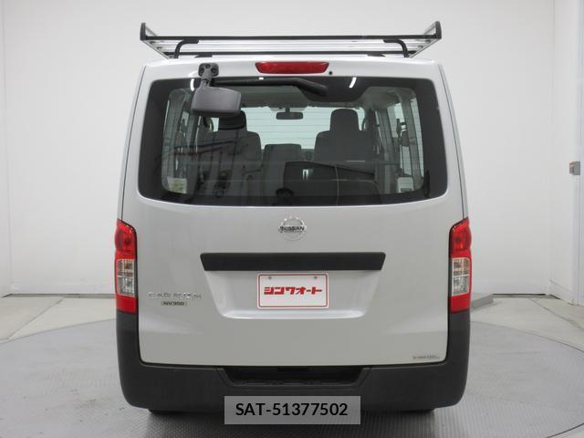 Nissan NV350 Caravan 2021-06 8277195-2