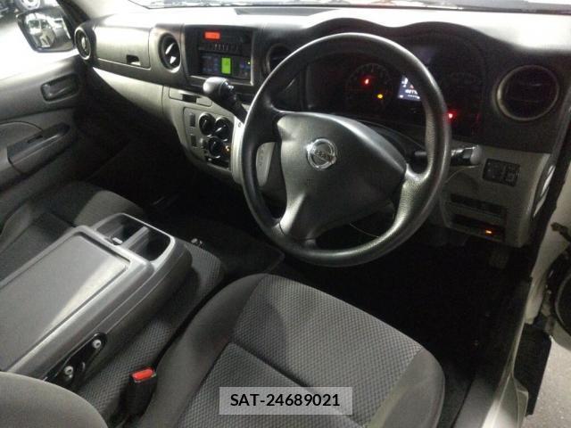 Nissan NV350 Caravan 2015-08 8277476-2