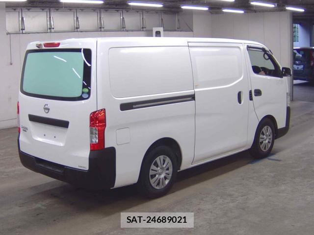 Nissan NV350 Caravan 2015-08 8277476-5