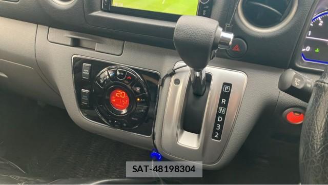 Nissan NV350 Caravan 2017-12 8281599-14
