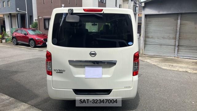 Nissan NV350 Caravan 2015-12 8281618-1