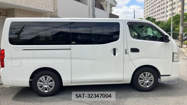 Nissan NV350 Caravan 2015-12 8281618-10