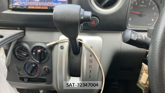 Nissan NV350 Caravan 2015-12 8281618-14