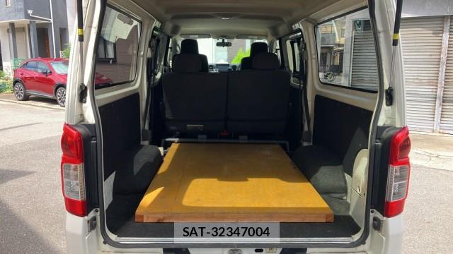 Nissan NV350 Caravan 2015-12 8281618-17