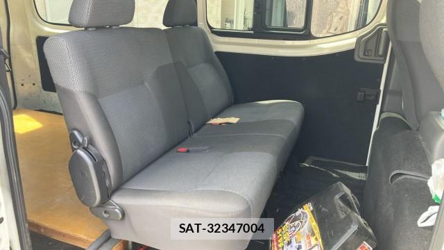 Nissan NV350 Caravan 2015-12 8281618-6