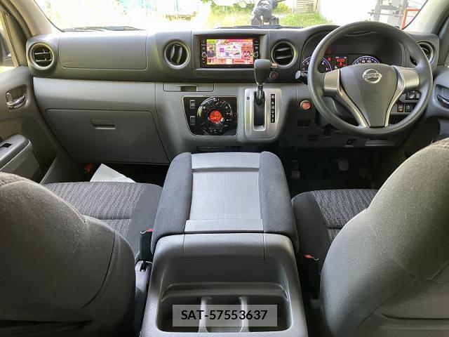 Nissan NV350 Caravan 2018-03 8281972-3