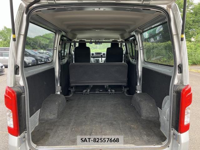 Nissan NV350 Caravan 2021-05 8281980-6