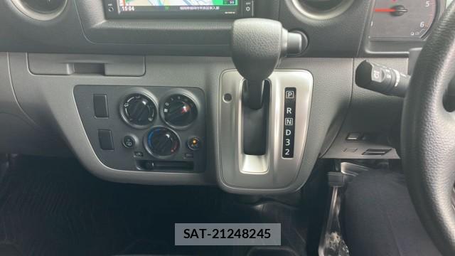 Nissan NV350 Caravan 2019-09 8282480-14