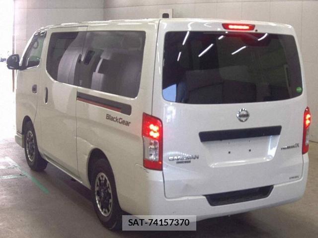 Nissan NV350 Caravan 2021-06 8283095-1