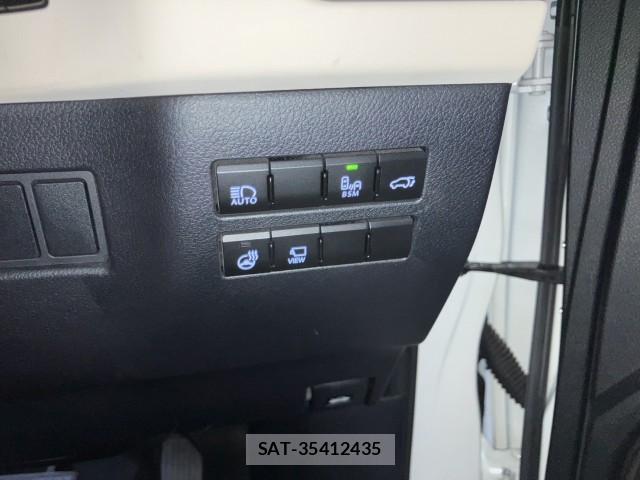 Lexus NX 2018-01 8278999-7