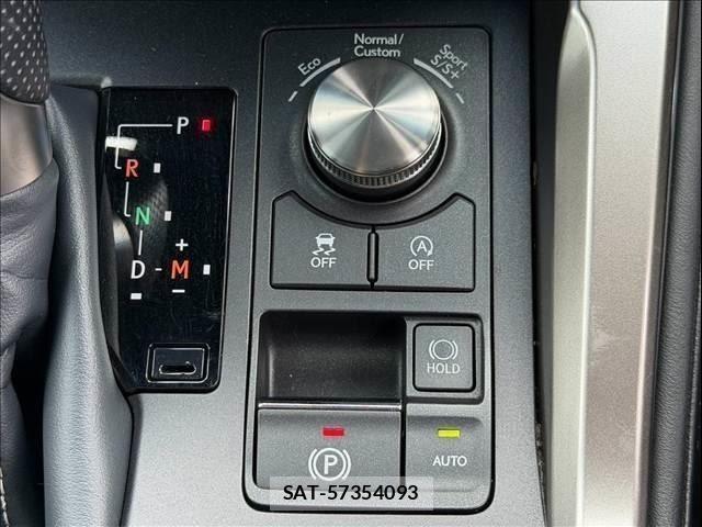 Lexus NX 2017-11 8280192-18
