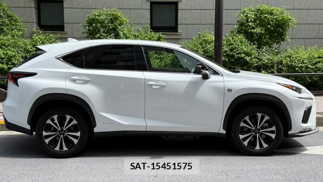 Lexus NX 2021-03 8281061-3