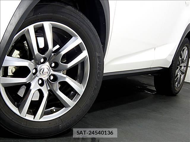 Lexus NX 2016-04 8281242-16