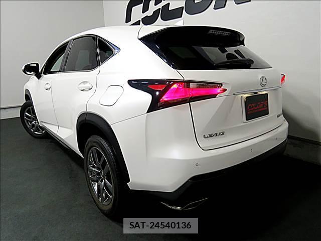 Lexus NX 2016-04 8281242-3