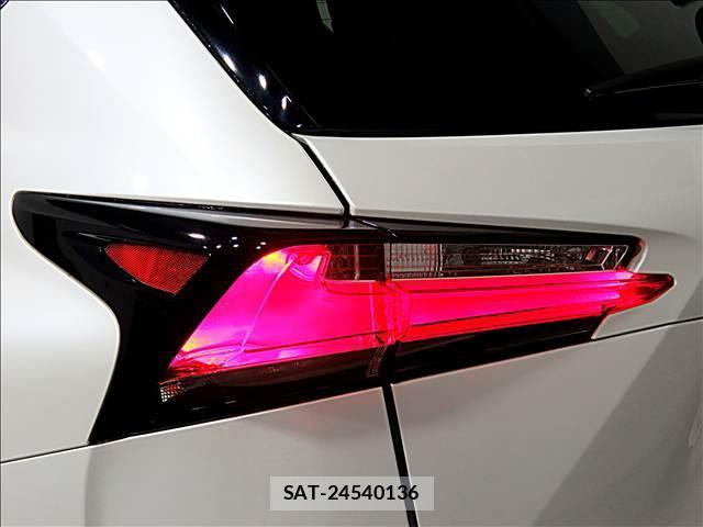 Lexus NX 2016-04 8281242-9