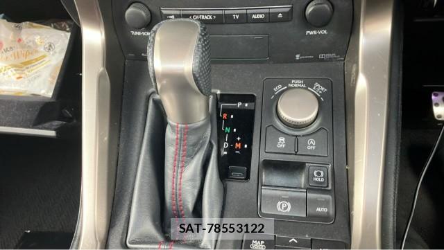 Lexus NX 2015-02 8282195-14