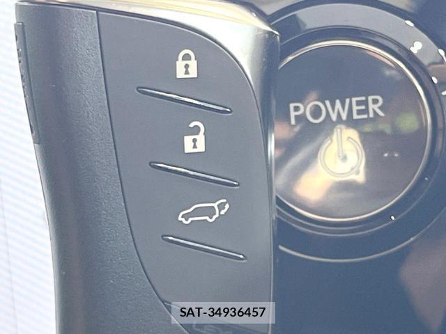 Lexus NX 2023-02 8282651-6