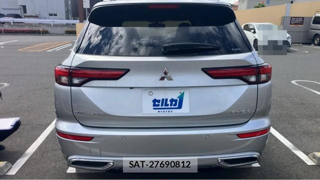Mitsubishi OUTLANDER PHEV 2022-01 8276916-1