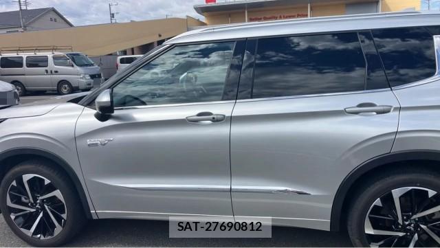 Mitsubishi OUTLANDER PHEV 2022-01 8276916-10