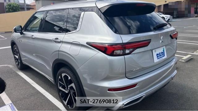 Mitsubishi OUTLANDER PHEV 2022-01 8276916-13