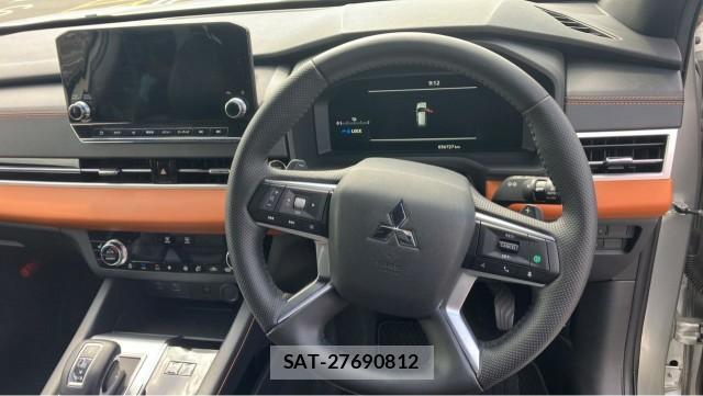 Mitsubishi OUTLANDER PHEV 2022-01 8276916-16