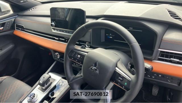 Mitsubishi OUTLANDER PHEV 2022-01 8276916-2