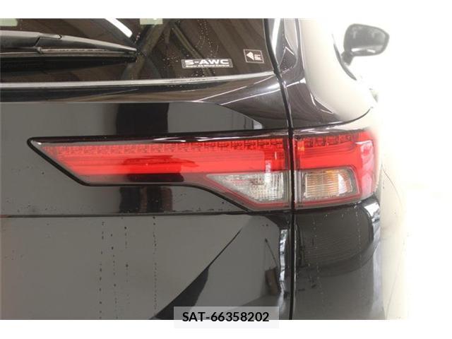 Mitsubishi OUTLANDER PHEV 2022-06 8277357-18