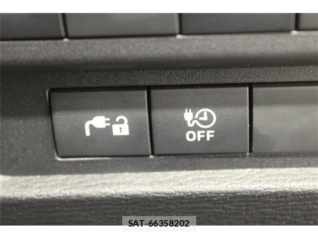 Mitsubishi OUTLANDER PHEV 2022-06 8277357-5