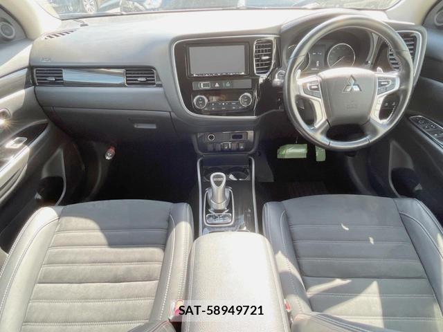 Mitsubishi OUTLANDER PHEV 2017-12 8277817-1