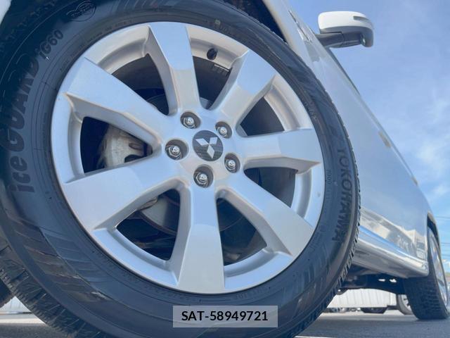 Mitsubishi OUTLANDER PHEV 2017-12 8277817-12