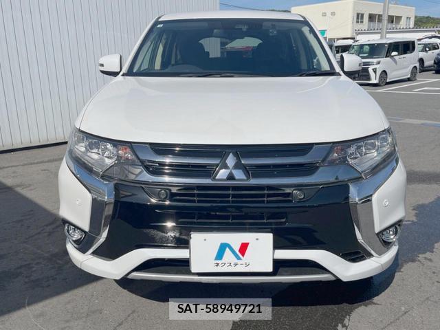 Mitsubishi OUTLANDER PHEV 2017-12 8277817-13