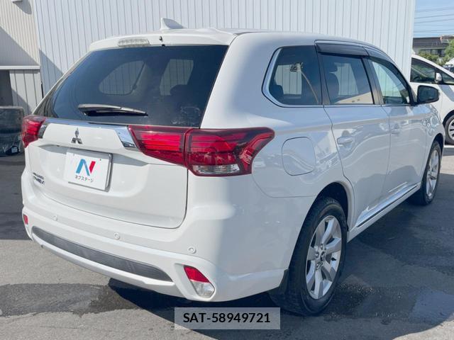 Mitsubishi OUTLANDER PHEV 2017-12 8277817-16