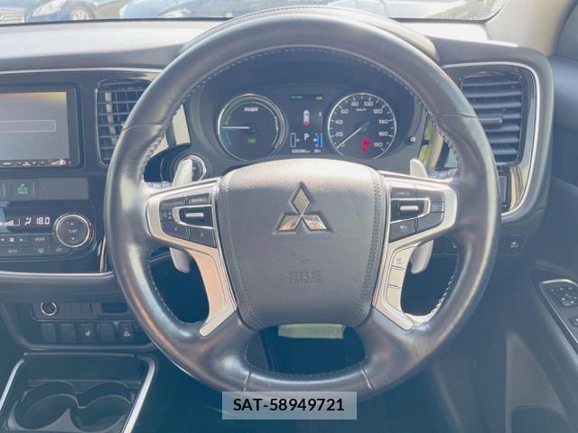 Mitsubishi OUTLANDER PHEV 2017-12 8277817-7