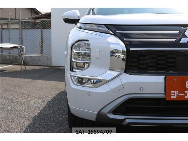 Mitsubishi OUTLANDER PHEV 2024-11 8278089-11