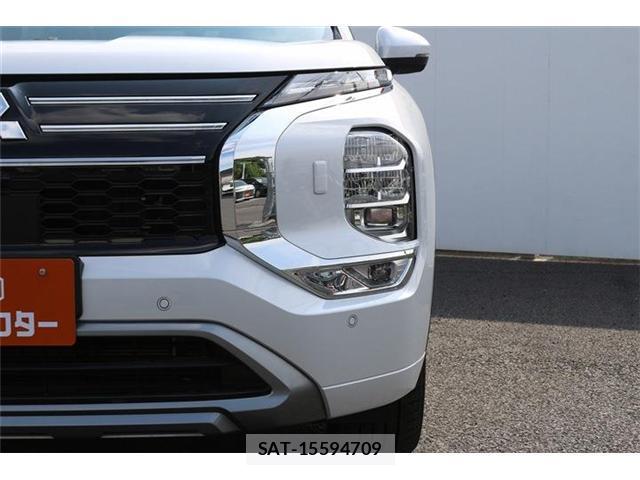 Mitsubishi OUTLANDER PHEV 2024-11 8278089-12
