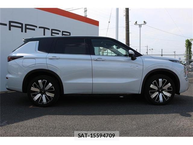 Mitsubishi OUTLANDER PHEV 2024-11 8278089-3
