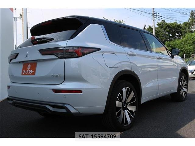 Mitsubishi OUTLANDER PHEV 2024-11 8278089-4