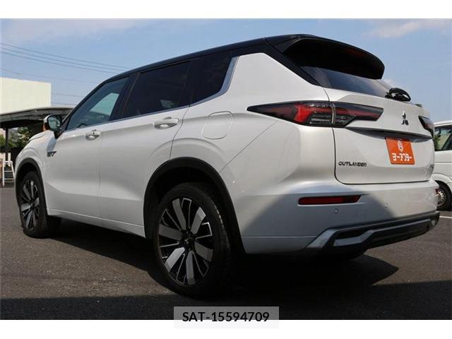 Mitsubishi OUTLANDER PHEV 2024-11 8278089-6
