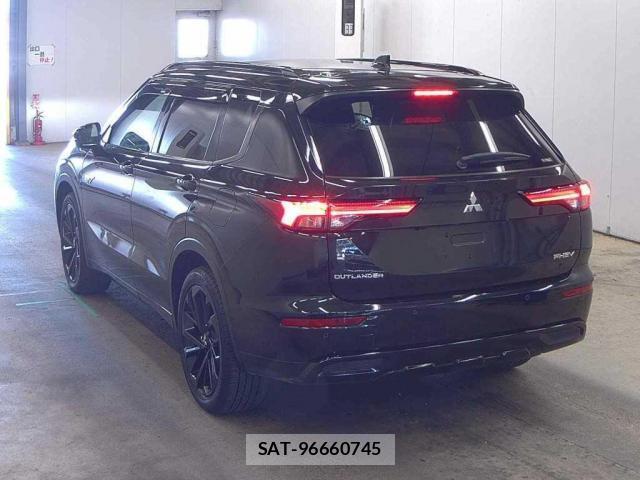 Mitsubishi OUTLANDER PHEV 2024-04 8278550-4