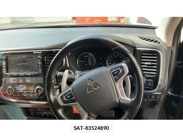 Mitsubishi OUTLANDER PHEV 2015-12 8278879-16