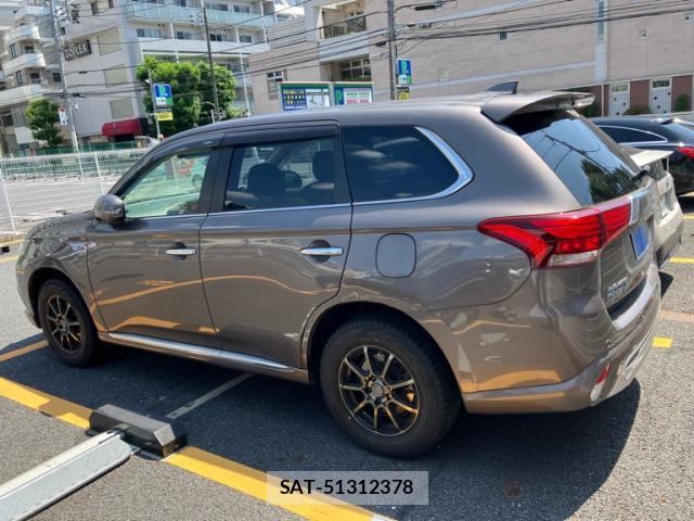 Mitsubishi OUTLANDER PHEV 2019-01 8279131-12
