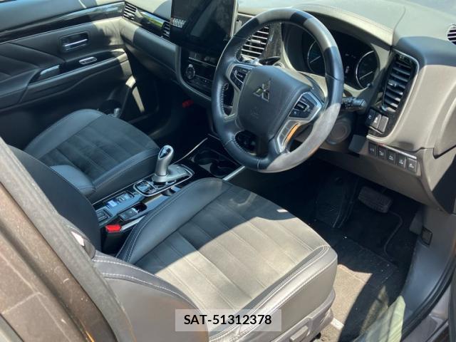 Mitsubishi OUTLANDER PHEV 2019-01 8279131-19