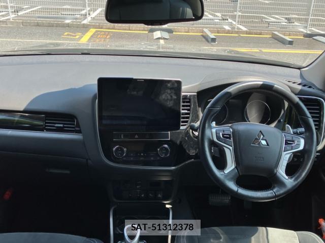 Mitsubishi OUTLANDER PHEV 2019-01 8279131-9