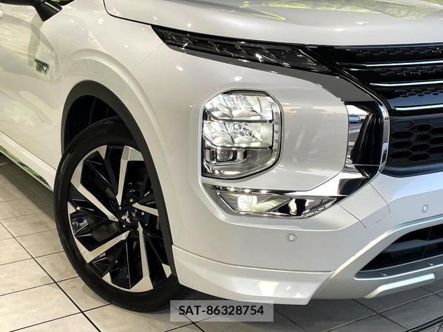 Mitsubishi OUTLANDER PHEV 2022-08 8279479-12
