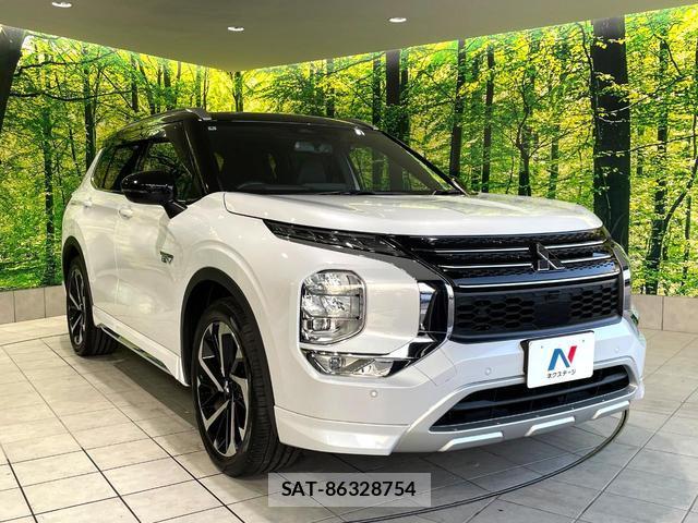 Mitsubishi OUTLANDER PHEV 2022-08 8279479-16