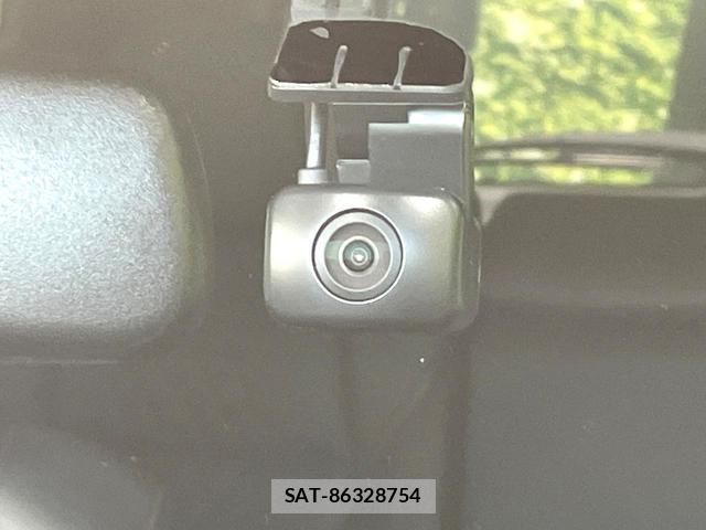 Mitsubishi OUTLANDER PHEV 2022-08 8279479-6